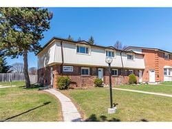 2-144 Jansen Avenue  Kitchener, ON N2A 2L7