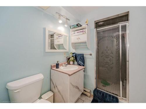 17 Folkstone Crescent, Kitchener, ON - Indoor Photo Showing Bathroom