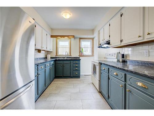 11 Harber Avenue, Kitchener, ON - Indoor Photo Showing Kitchen