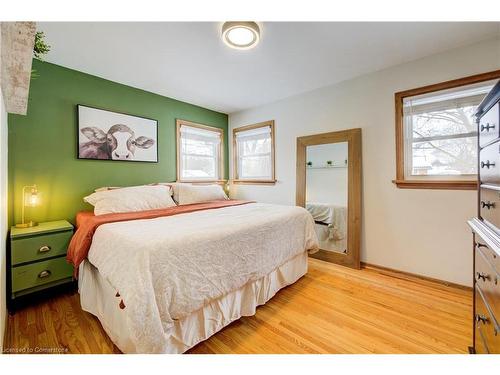 11 Harber Avenue, Kitchener, ON - Indoor Photo Showing Bedroom