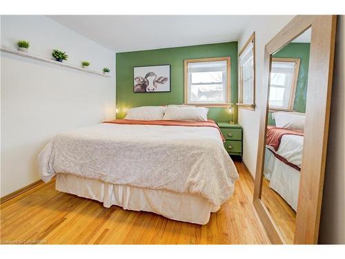 11 Harber Avenue, Kitchener, ON - Indoor Photo Showing Bedroom