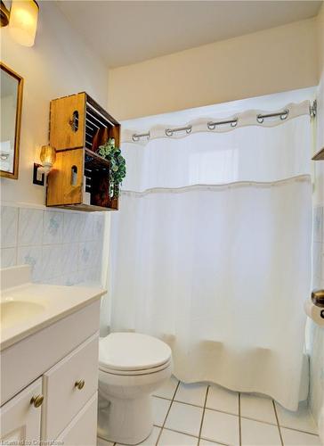 11 Harber Avenue, Kitchener, ON - Indoor Photo Showing Bathroom