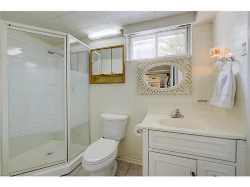 11 Harber Avenue, Kitchener, ON - Indoor Photo Showing Bathroom