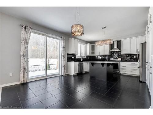 340 Falling Green Crescent, Kitchener, ON - Indoor Photo Showing Kitchen With Upgraded Kitchen