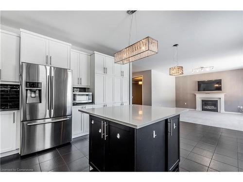 340 Falling Green Crescent, Kitchener, ON - Indoor Photo Showing Kitchen With Stainless Steel Kitchen With Upgraded Kitchen