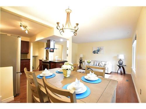 141 Fenwick Court, Kitchener, ON - Indoor Photo Showing Dining Room