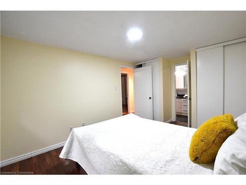 141 Fenwick Court, Kitchener, ON - Indoor Photo Showing Bedroom