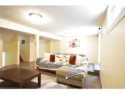 141 Fenwick Court, Kitchener, ON - Indoor Photo Showing Living Room