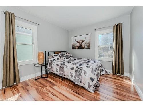 263 Edwin Street, Kitchener, ON - Indoor Photo Showing Bedroom