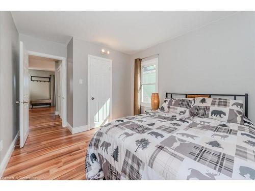 263 Edwin Street, Kitchener, ON - Indoor Photo Showing Bedroom