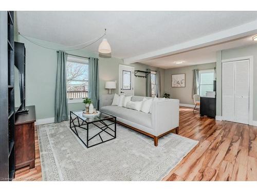 263 Edwin Street, Kitchener, ON - Indoor Photo Showing Living Room