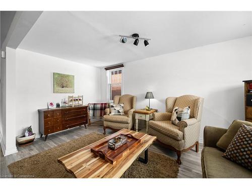 727 Tate Avenue, Hamilton, ON - Indoor Photo Showing Living Room