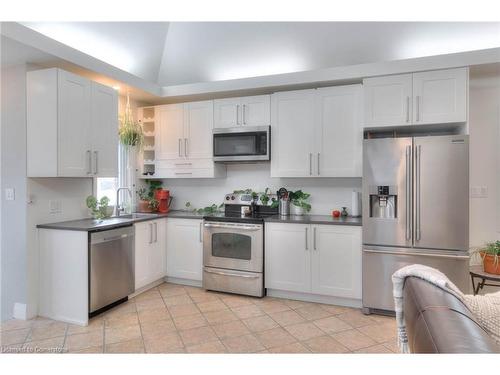 62 Perth Road, Kitchener, ON - Indoor Photo Showing Kitchen