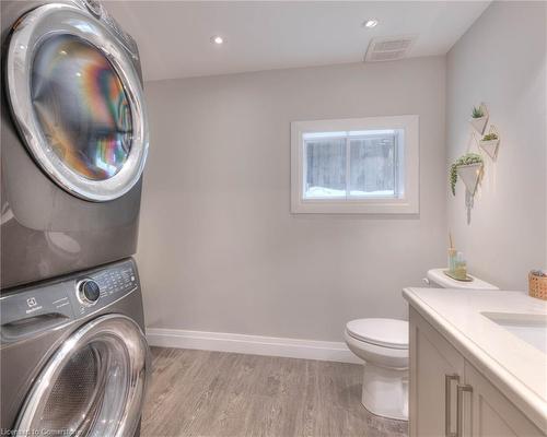 62 Perth Road, Kitchener, ON - Indoor Photo Showing Laundry Room