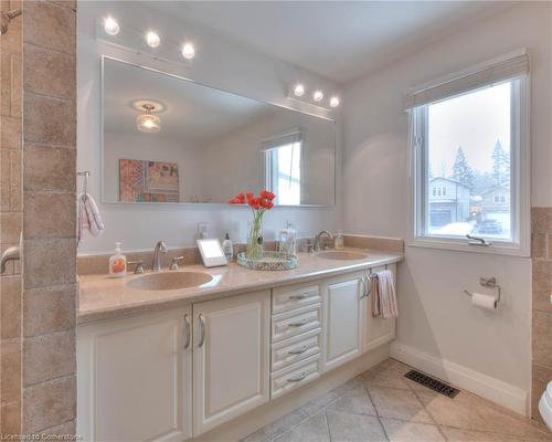 62 Perth Road, Kitchener, ON - Indoor Photo Showing Bathroom