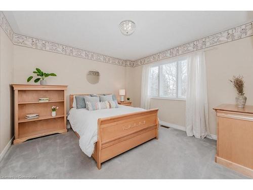 15 Trelawney Street, Kitchener, ON - Indoor Photo Showing Bedroom