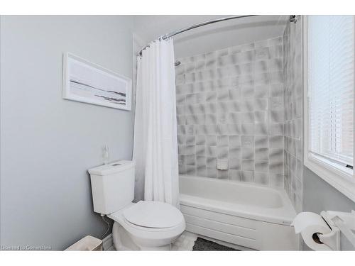 15 Trelawney Street, Kitchener, ON - Indoor Photo Showing Bathroom