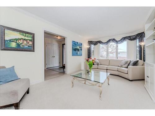 15 Trelawney Street, Kitchener, ON - Indoor Photo Showing Living Room