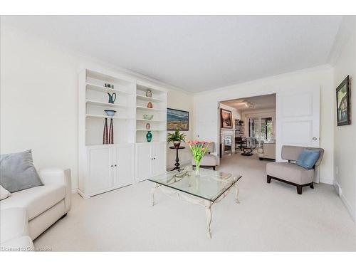 15 Trelawney Street, Kitchener, ON - Indoor Photo Showing Living Room