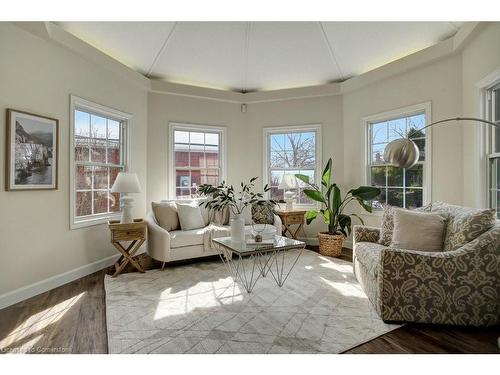 116 Darren Crescent, Cambridge, ON - Indoor Photo Showing Living Room