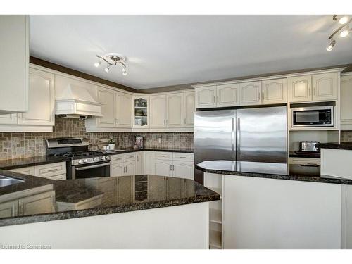 116 Darren Crescent, Cambridge, ON - Indoor Photo Showing Kitchen With Upgraded Kitchen