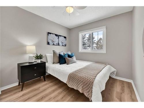 98 Bush Clover Crescent, Kitchener, ON - Indoor Photo Showing Bedroom