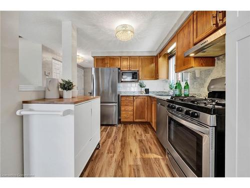 98 Bush Clover Crescent, Kitchener, ON - Indoor Photo Showing Kitchen