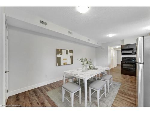 148 Weichel Street, Kitchener, ON - Indoor Photo Showing Dining Room