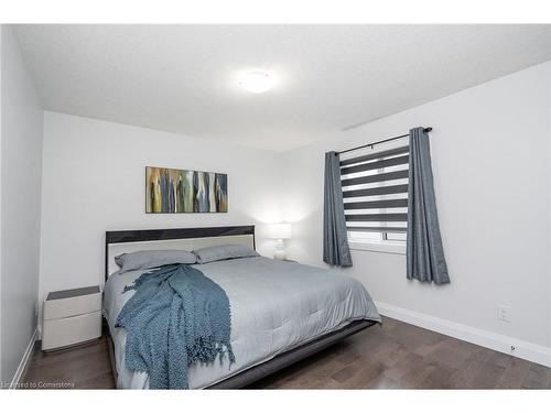 920 River Ridge Court, Kitchener, ON - Indoor Photo Showing Bedroom