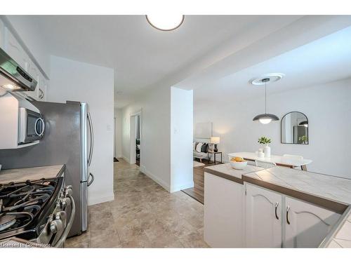 131 Wood Street, Kitchener, ON - Indoor Photo Showing Kitchen