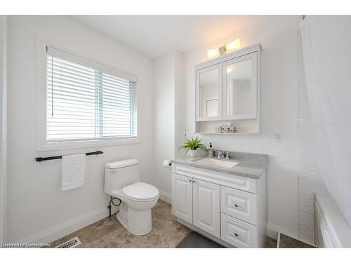 131 Wood Street, Kitchener, ON - Indoor Photo Showing Bathroom