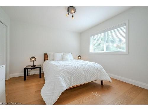 131 Wood Street, Kitchener, ON - Indoor Photo Showing Bedroom