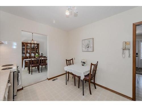 395 Forest Hill Drive, Kitchener, ON - Indoor Photo Showing Dining Room