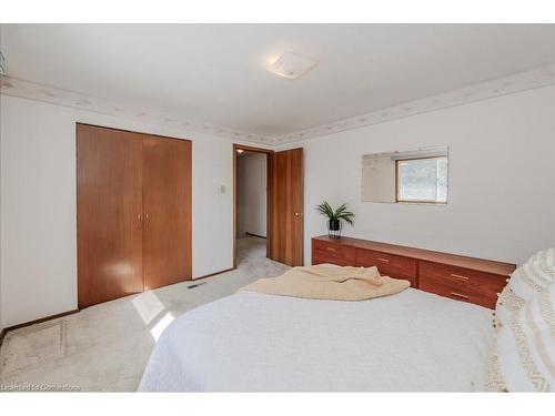 395 Forest Hill Drive, Kitchener, ON - Indoor Photo Showing Bedroom