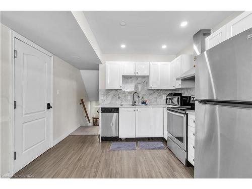 2059 Mountbatten Place, London, ON - Indoor Photo Showing Kitchen