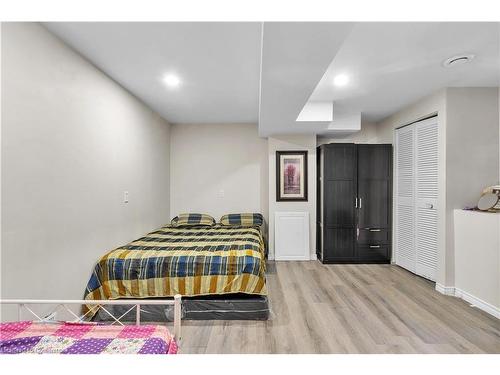 2059 Mountbatten Place, London, ON - Indoor Photo Showing Bedroom