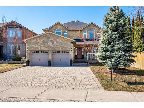 4324 Hickory Drive, Mississauga, ON - Indoor Photo Showing Living Room