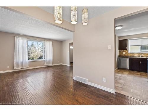 115 Cedarhill Crescent, Kitchener, ON - Indoor Photo Showing Kitchen