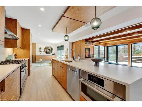 53 Roosevelt Avenue, Waterloo, ON - Indoor Photo Showing Kitchen With Upgraded Kitchen