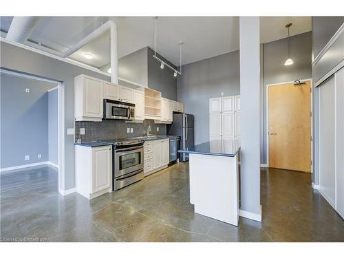 526-404 King Street W, Kitchener, ON - Indoor Photo Showing Kitchen With Stainless Steel Kitchen