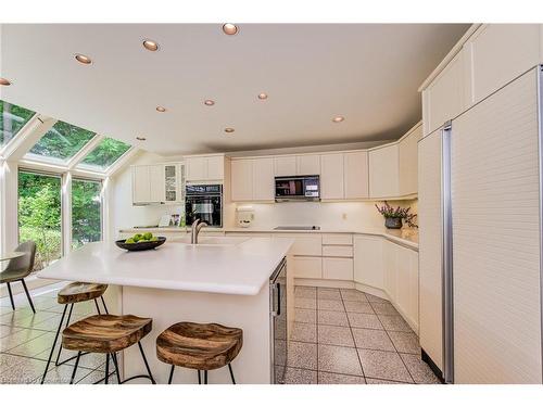 368 Warrington Drive, Waterloo, ON - Indoor Photo Showing Kitchen