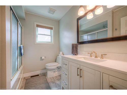 309 Christopher Drive, Cambridge, ON - Indoor Photo Showing Bathroom