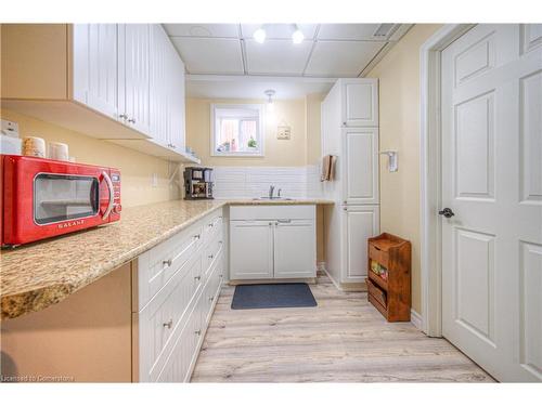 309 Christopher Drive, Cambridge, ON - Indoor Photo Showing Kitchen