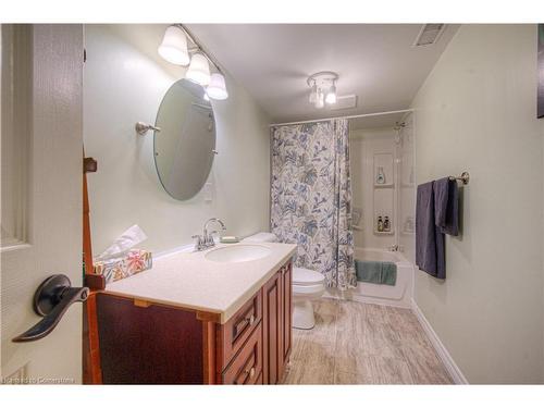 309 Christopher Drive, Cambridge, ON - Indoor Photo Showing Bathroom