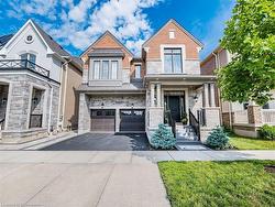 323 Harold Dent Trail  Oakville, ON L6M 1R3
