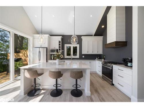 7426 Island View Street, Washago, ON - Indoor Photo Showing Kitchen With Upgraded Kitchen