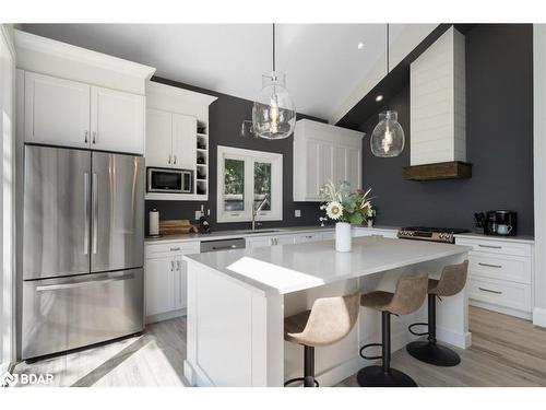 7426 Island View Street, Washago, ON - Indoor Photo Showing Kitchen With Upgraded Kitchen