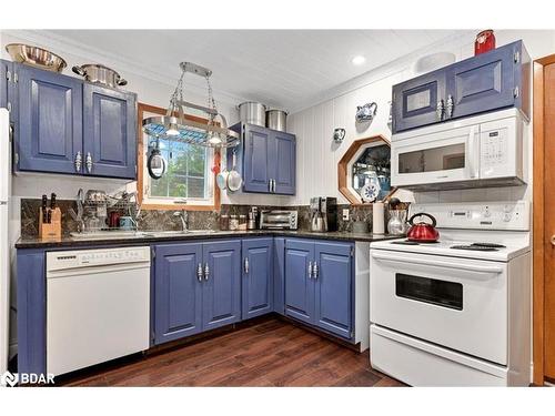49 Facer Street, St. Catharines, ON - Indoor Photo Showing Kitchen