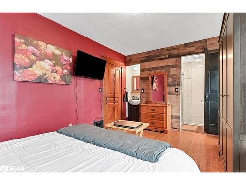 49 Facer Street, St. Catharines, ON - Indoor Photo Showing Bedroom