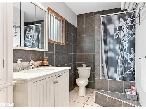 49 Facer Street, St. Catharines, ON - Indoor Photo Showing Bathroom